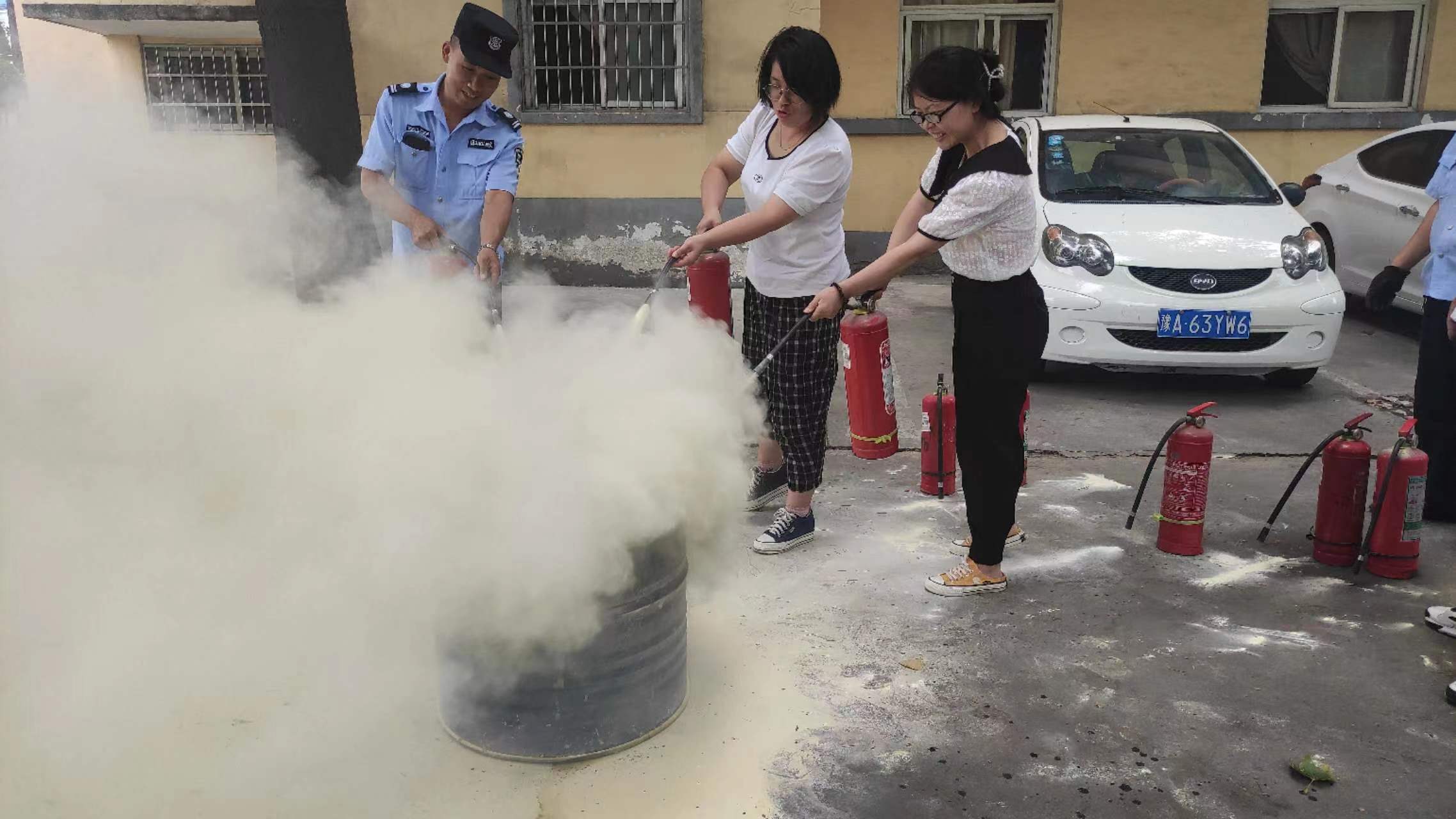 1660268784834938.jpg 組織餐廳開展消防培訓(xùn)2022.8.10-3.jpg